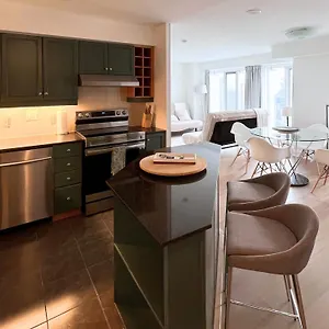 Apartment/2bedrooms/2 Full Bathrooms/free Parking Appartement Toronto