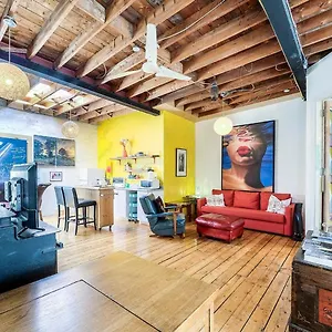 Unique Above Garage Loft Appartement Toronto