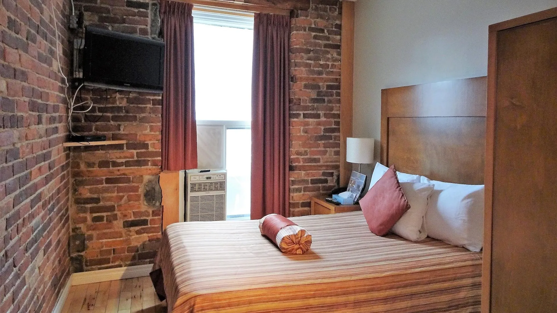 Hotel Quartier Des Spectacles Montreal 2*,